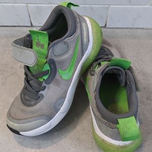 Nike Kids Explor Sneaker, Little Kids Size 11.5, grey and green